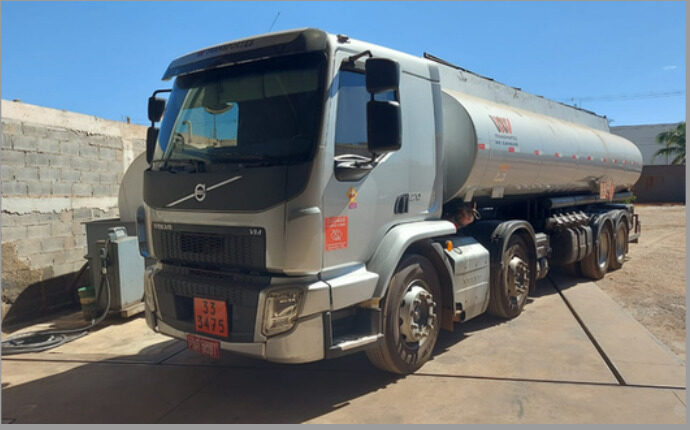 Caminhão-tanque 23m³ WW Transportes