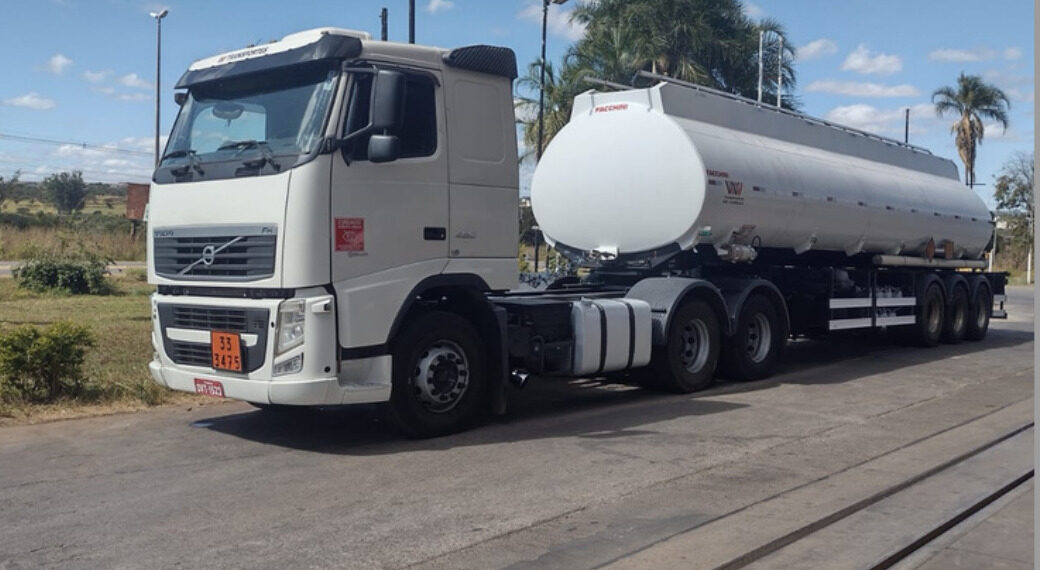 Caminhão-tanque 35m³ WW Transportes